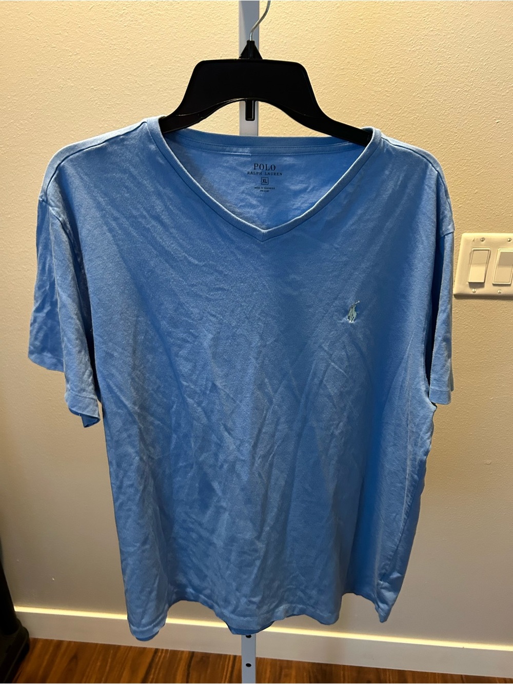 Men’s xl polo Ralph Lauren blue vneck shirt